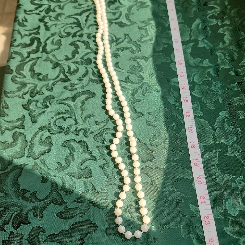 Elegant White Faux Pearl Necklace